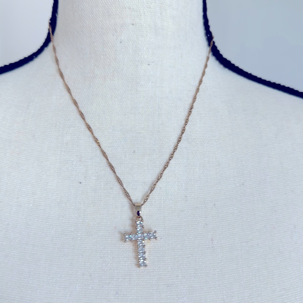 18kt gold plated cross necklace.